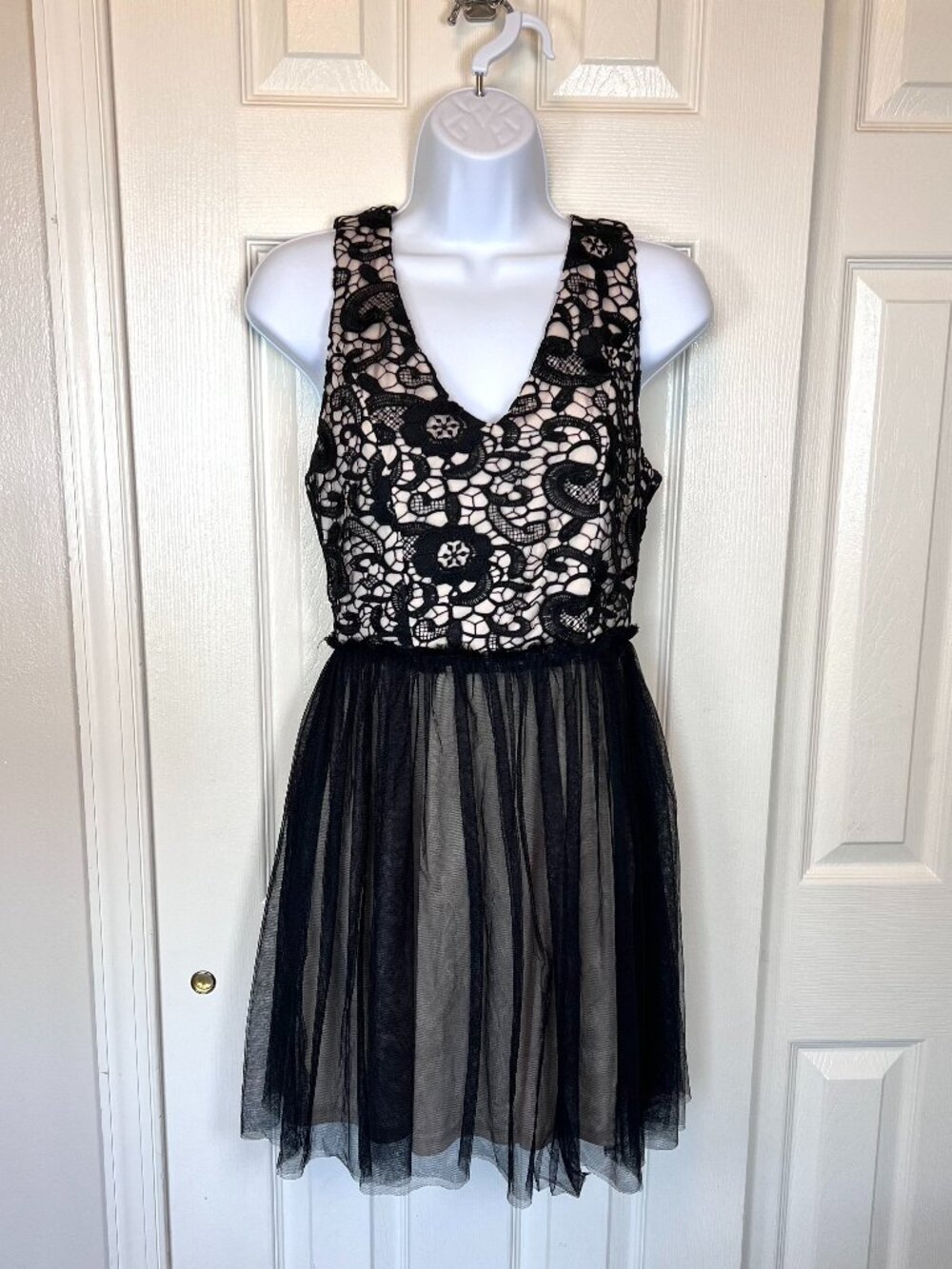 Francesca's Mi Ami Floral Lace Overlay Tule Mini Dress Black/Cream Size S